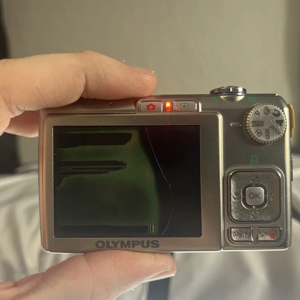 Olympus FE-280 8.0MP Digital Camera Silver Powers On Screen Defect